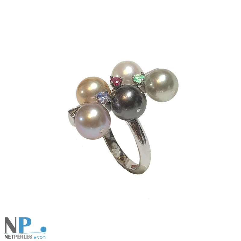 Bague réalisee dans les Ateliers de NETPERLES, elaboration selon un dessin de notre client. 5 perles - 3 gemmes une beaute extraordinaire.
